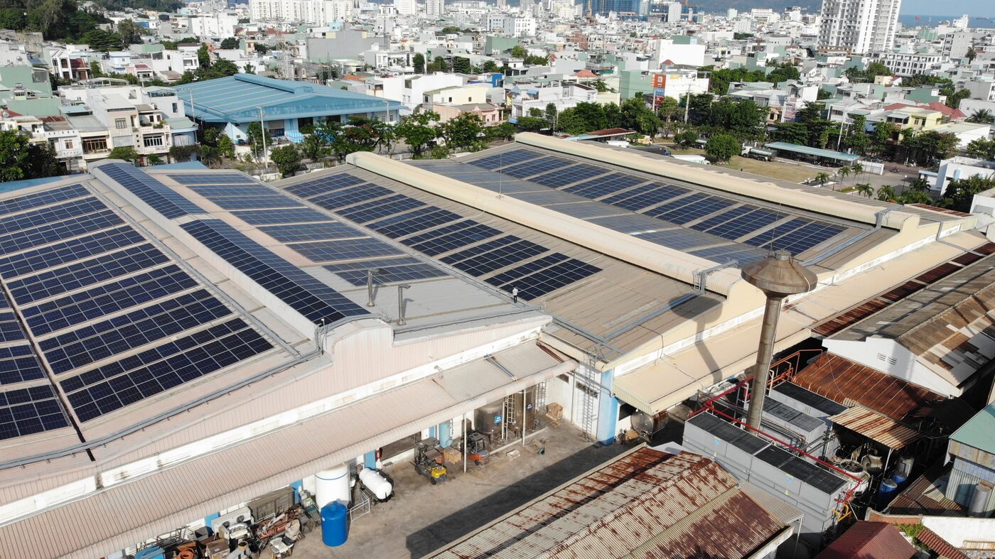 Điện mặt trời mái nhà máy sữa
